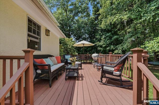 15 Short Place, Harrington Park, NJ 07640
