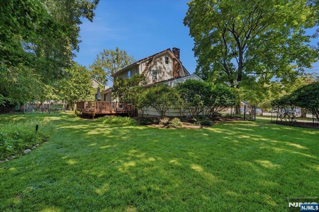 15 Short Place, Harrington Park, NJ 07640
