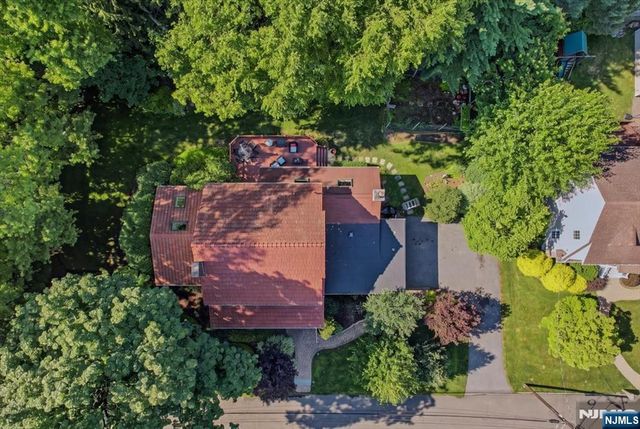 15 Short Place, Harrington Park, NJ 07640
