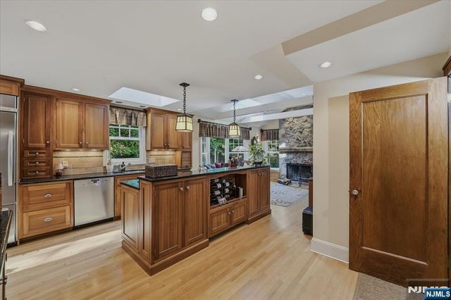 15 Short Place, Harrington Park, NJ 07640