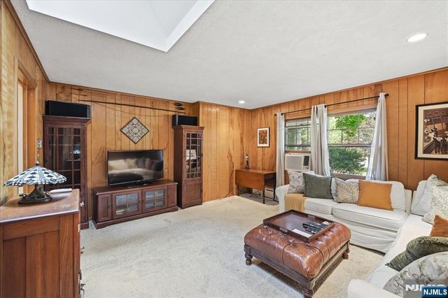 15 Short Place, Harrington Park, NJ 07640