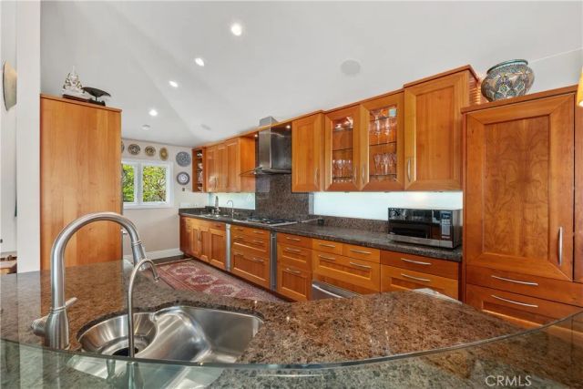 535 High Dr, Laguna Beach, CA 92651