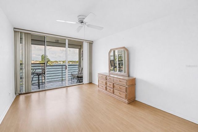 6001 BAHIA DEL MAR CIRCLE 428, St Petersburg, FL 33715