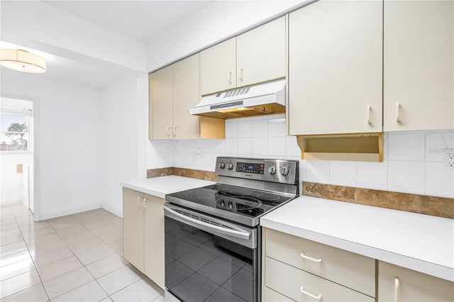 6001 BAHIA DEL MAR CIRCLE 428, St Petersburg, FL 33715