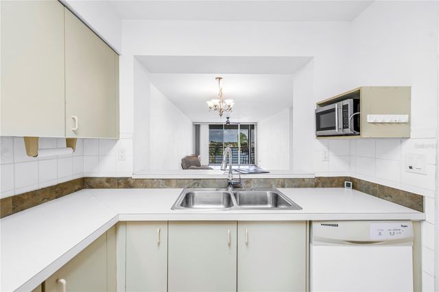 6001 BAHIA DEL MAR CIRCLE 428, St Petersburg, FL 33715