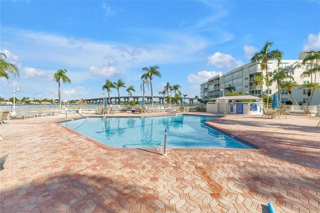 6001 BAHIA DEL MAR CIRCLE 428, St Petersburg, FL 33715