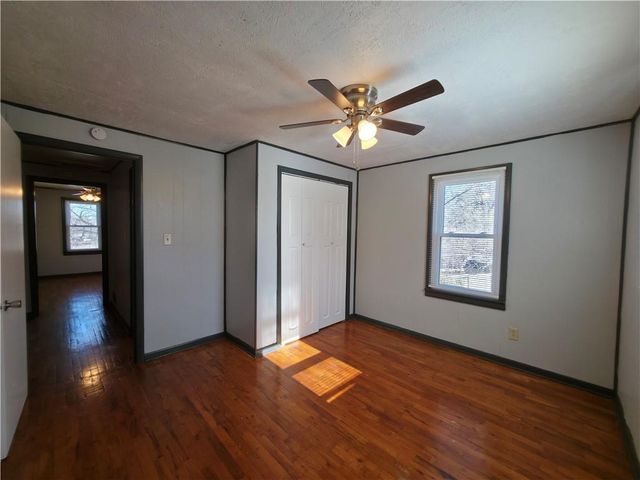 836 W Charles Street, Independence, MO 64055