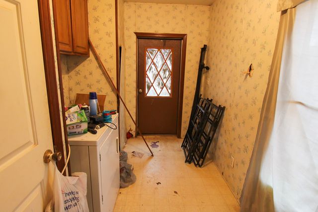 204 E 9th, Hooks, TX 75561