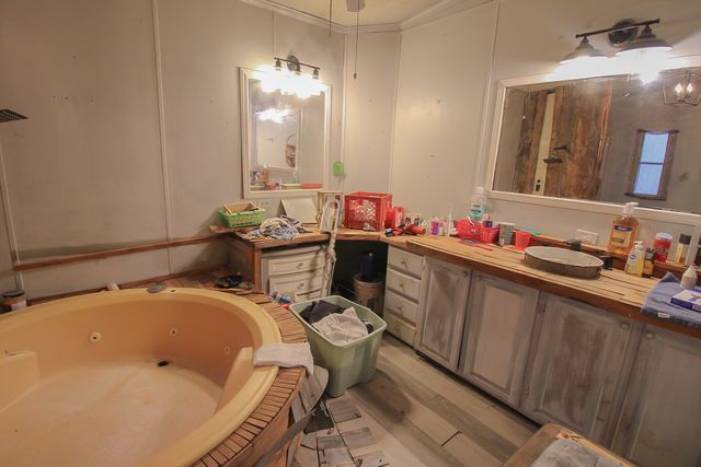 204 E 9th, Hooks, TX 75561