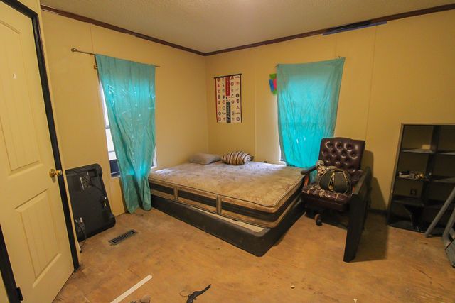 204 E 9th, Hooks, TX 75561