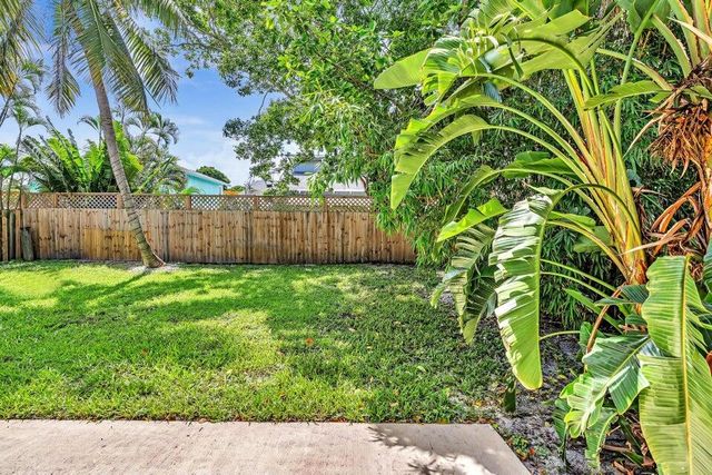 2438 Southridge Road, Delray Beach, FL 33444