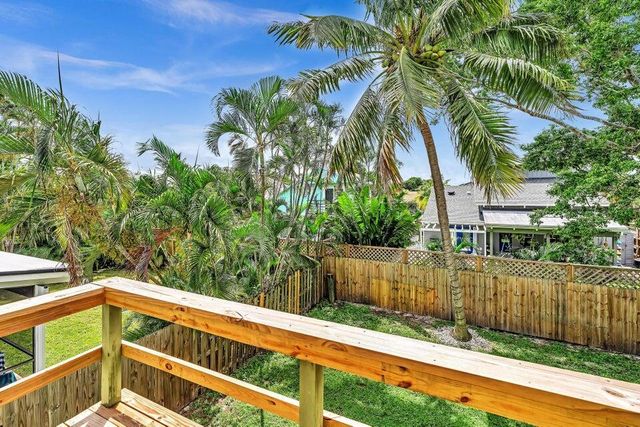 2438 Southridge Road, Delray Beach, FL 33444