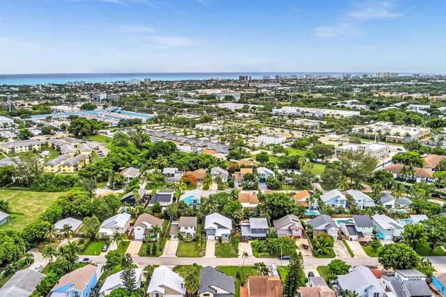 2438 Southridge Road, Delray Beach, FL 33444