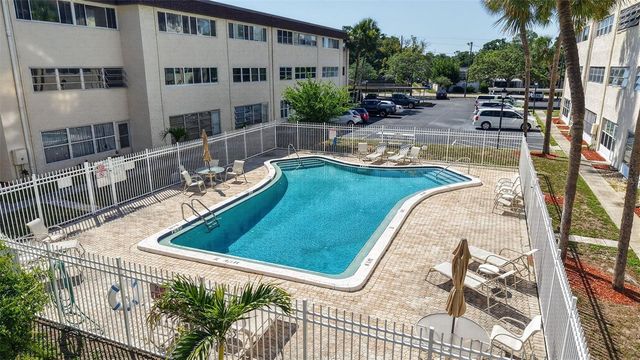 6370 1ST STREET N 202, St Petersburg, FL 33702