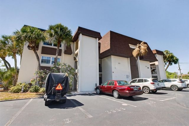 6370 1ST STREET N 202, St Petersburg, FL 33702