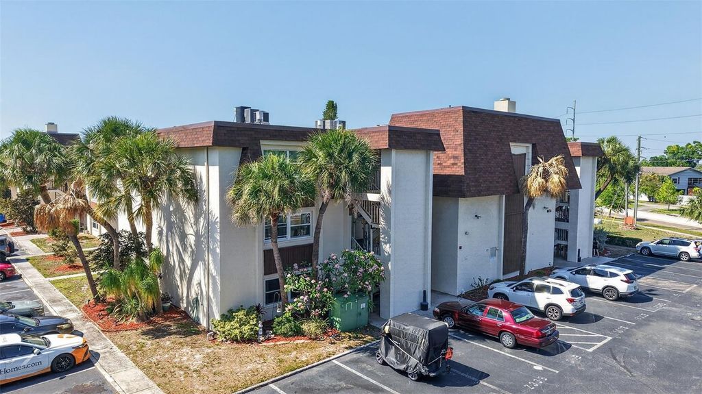 6370 1ST STREET N 202, St Petersburg, FL 33702