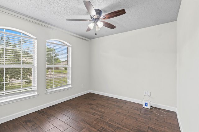 907 Valdez Drive, Dallas, TX 75253