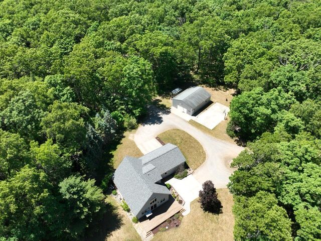 9880 S Spruce Avenue, Newaygo, MI 49337