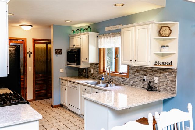 9880 S Spruce Avenue, Newaygo, MI 49337