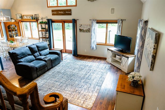 9880 S Spruce Avenue, Newaygo, MI 49337