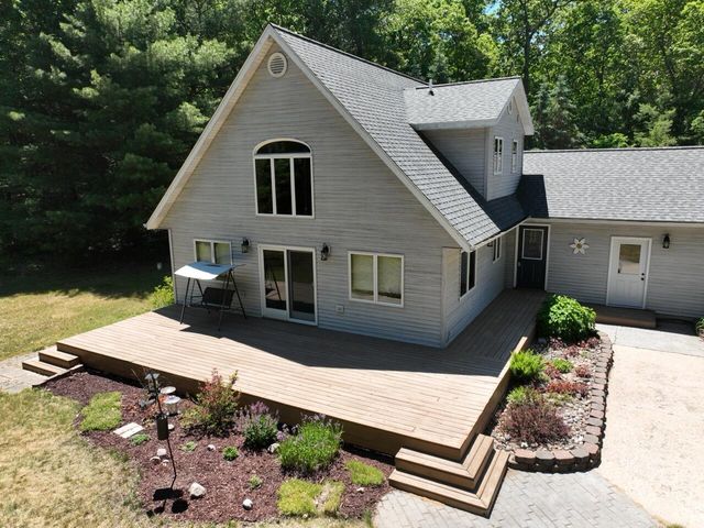 9880 S Spruce Avenue, Newaygo, MI 49337