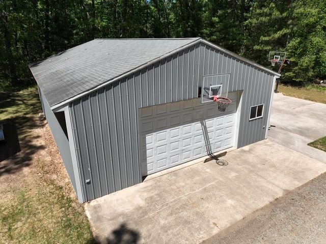 9880 S Spruce Avenue, Newaygo, MI 49337