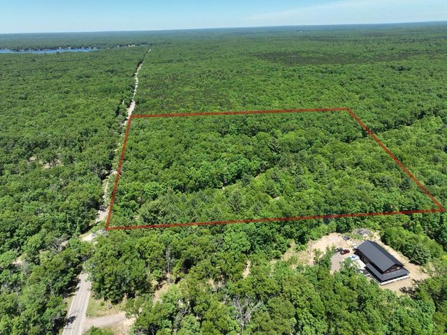 9880 S Spruce Avenue, Newaygo, MI 49337