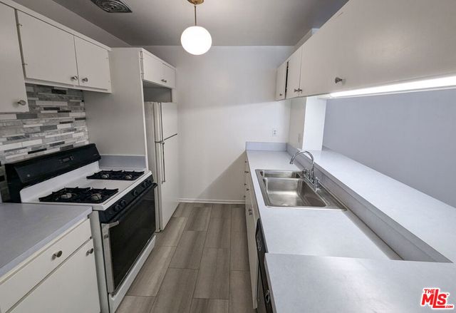 6315 Green Valley Circle 210, Culver City, CA 90230