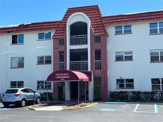 1860 MASSACHUSETTS AVENUE NE 102, St Petersburg, FL 33703