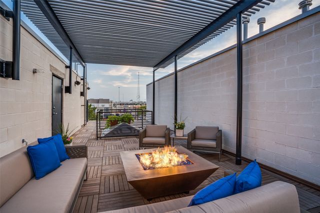 3819 Commerce Street, Dallas, TX 75226