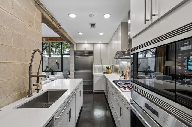 3819 Commerce Street, Dallas, TX 75226
