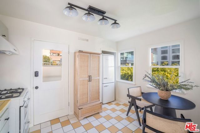 1661 Appian Way, Santa Monica, CA 90401