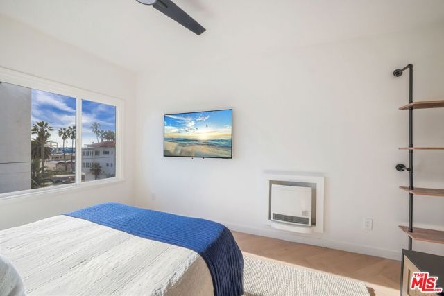 1661 Appian Way, Santa Monica, CA 90401