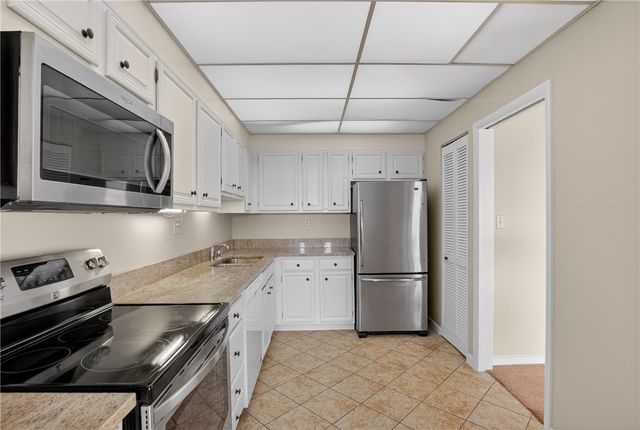 750 Washington Rd 1204, Mt Lebanon, PA 15228