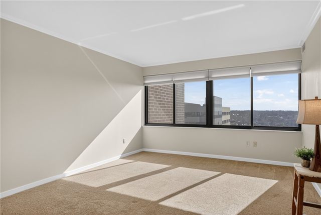 750 Washington Rd 1204, Mt Lebanon, PA 15228