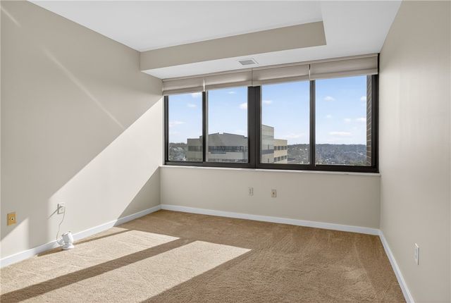 750 Washington Rd 1204, Mt Lebanon, PA 15228