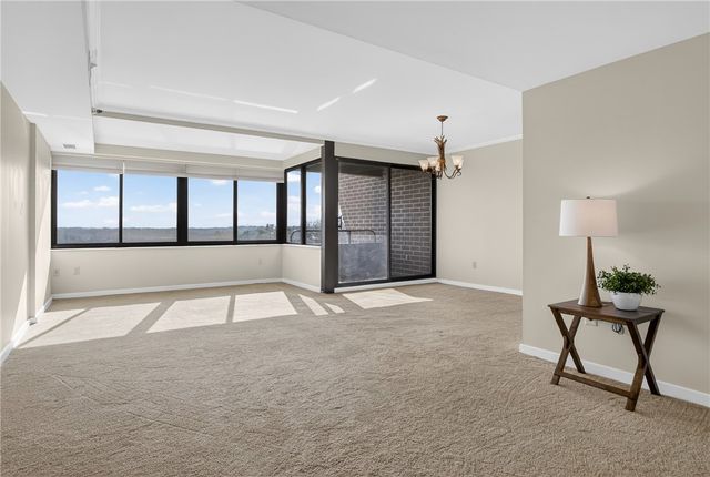 750 Washington Rd 1204, Mt Lebanon, PA 15228