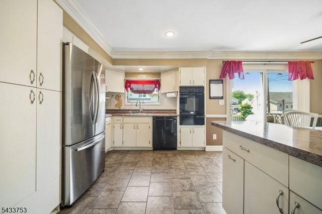 53 Orchard St, Carteret Boro, NJ 07008