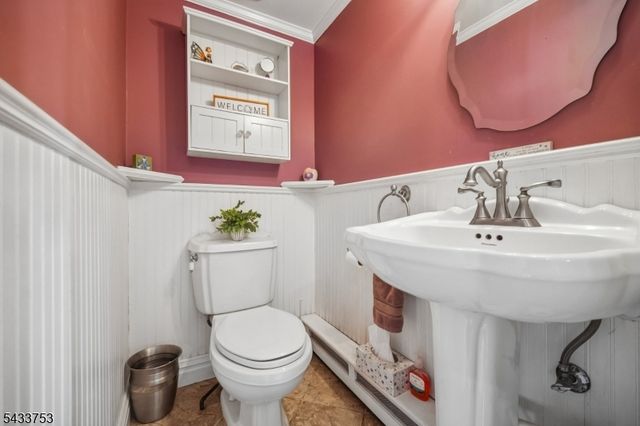 53 Orchard St, Carteret Boro, NJ 07008