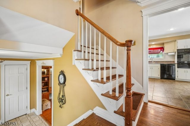 53 Orchard St, Carteret Boro, NJ 07008