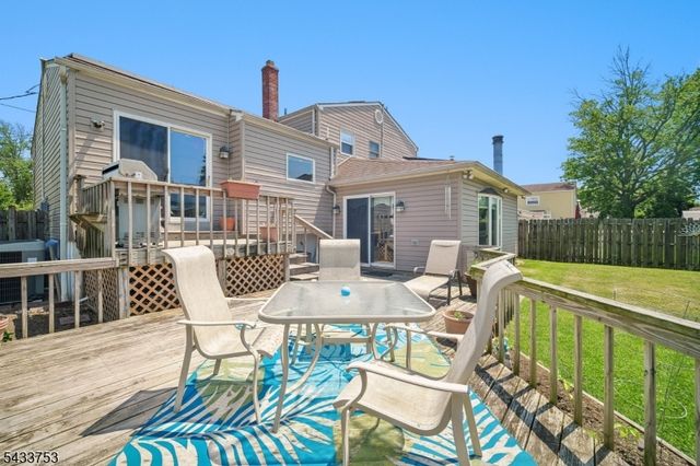 53 Orchard St, Carteret Boro, NJ 07008