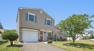 53 Orchard St, Carteret Boro, NJ 07008