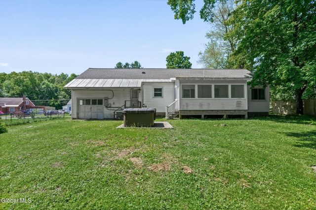 18 Edmel Road, Glenville, NY 12302