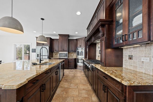 7827 Emma Court, Orland Park, IL 60462