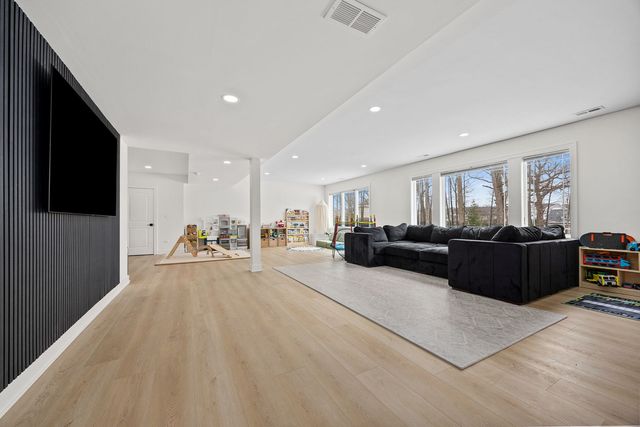 7827 Emma Court, Orland Park, IL 60462