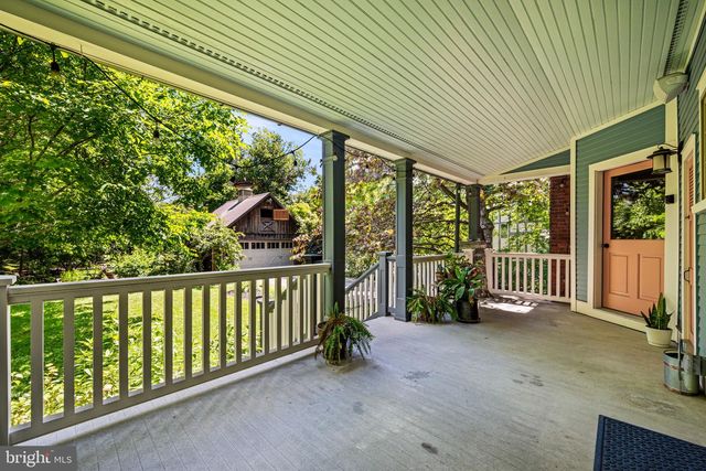 118 WALNUT AVE, Wayne, PA 19087