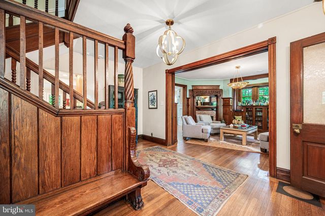 118 WALNUT AVE, Wayne, PA 19087