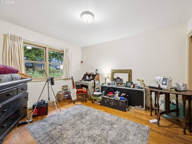 2251 Se 70TH Ave, Portland, OR 97215