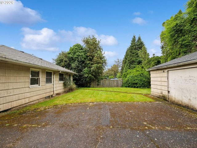 2251 Se 70TH Ave, Portland, OR 97215