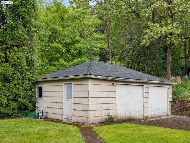 2251 Se 70TH Ave, Portland, OR 97215